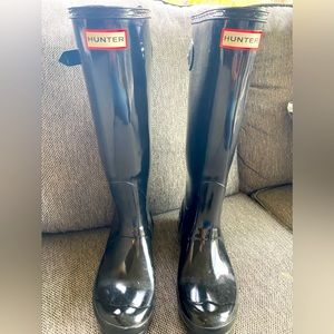 Hunter black boots; women’s size 7